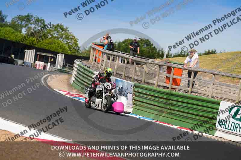 Vintage motorcycle club;eventdigitalimages;mallory park;mallory park trackday photographs;no limits trackdays;peter wileman photography;trackday digital images;trackday photos;vmcc festival 1000 bikes photographs